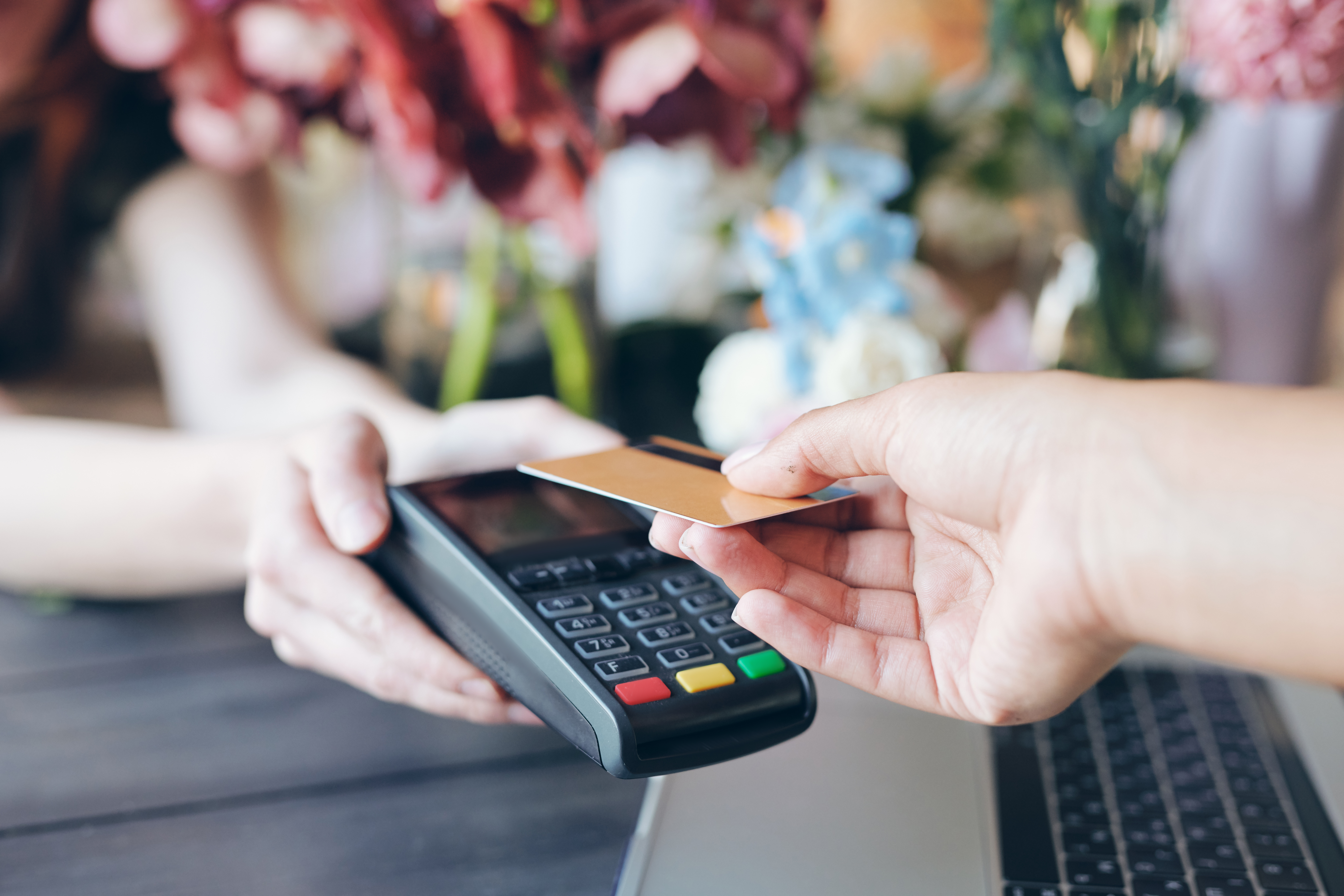 Using contactless payment in flower store